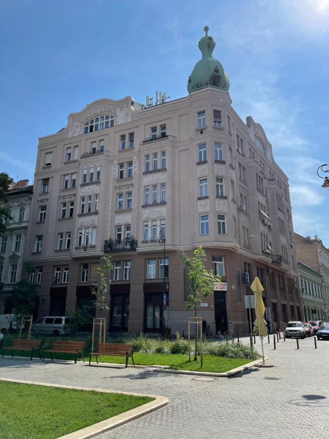 Bakats Square Premium Apartment With Ac Budapest Ngoại thất bức ảnh