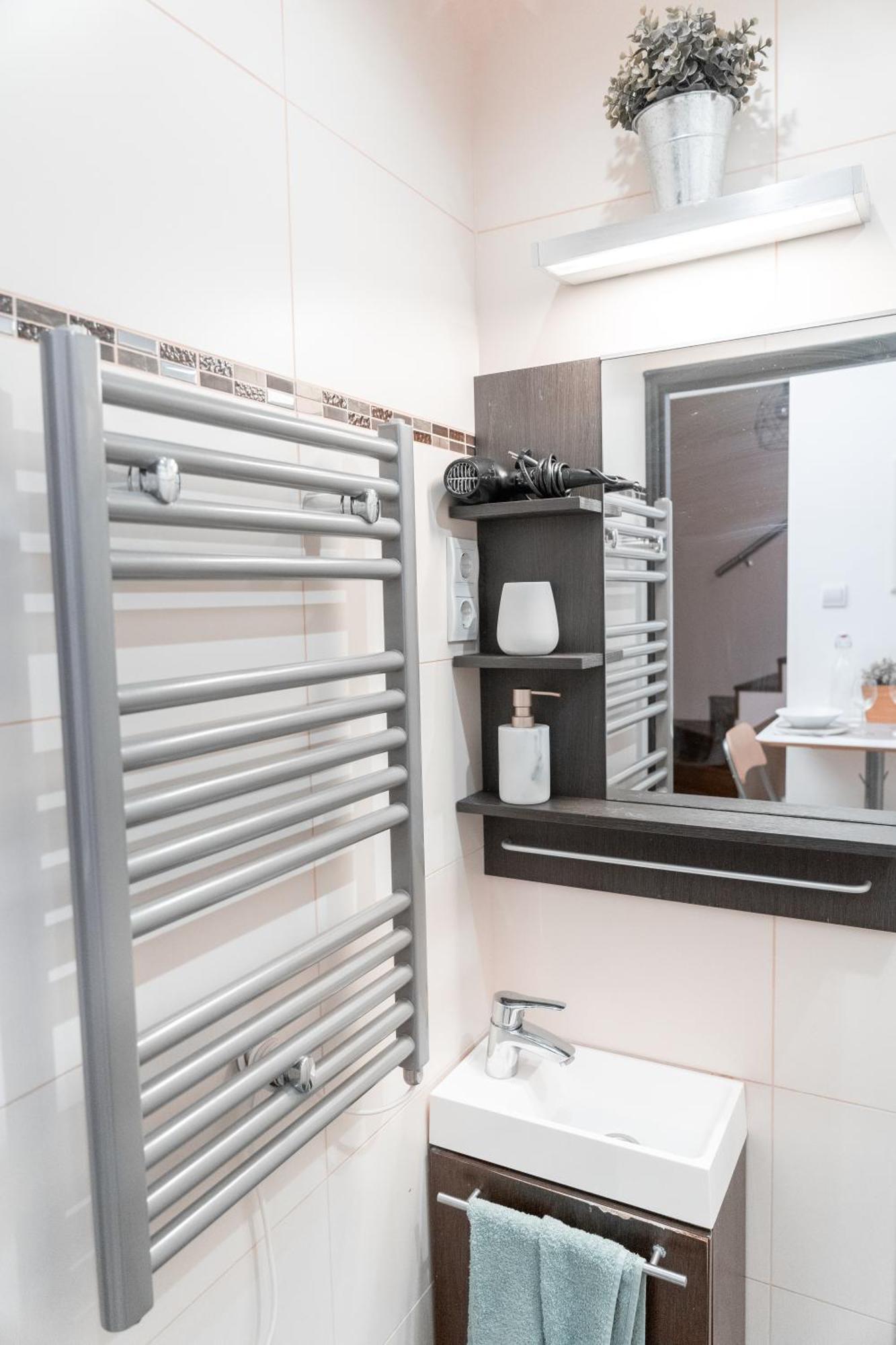 Bakats Square Premium Apartment With Ac Budapest Ngoại thất bức ảnh